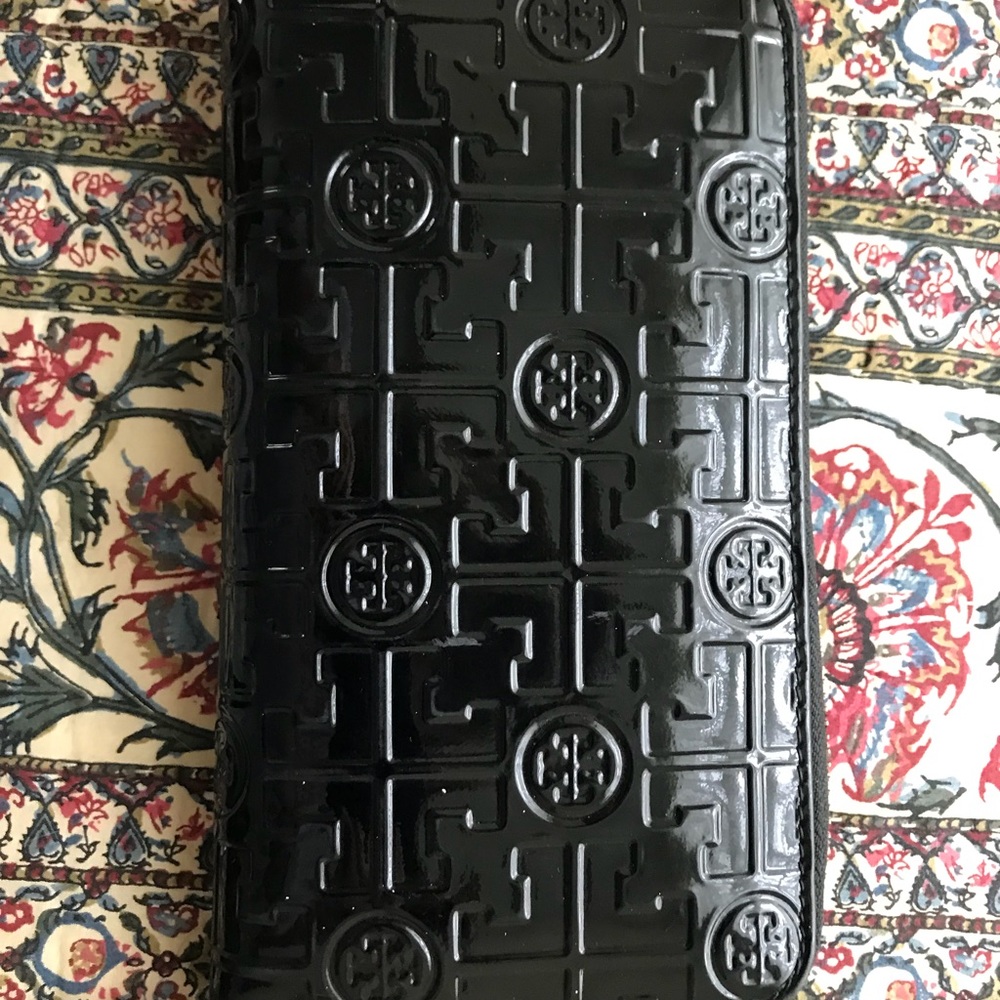 Tory Burch zip around long wallet
